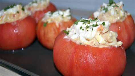 tuna-stuffed-tomatoes-easy-tomato-tuna-egg image