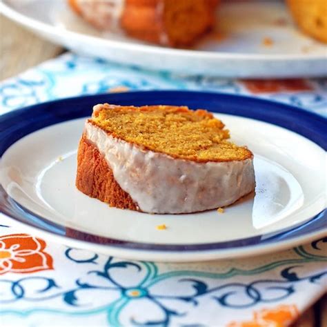 pumpkin-bundt-cake-with-cinnamon-glaze image