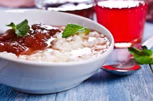 brown-rice-pudding-with-strawberry-sauce-unlock-food image