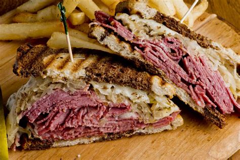 what-to-serve-with-reuben-sandwiches-8-classic-sides image