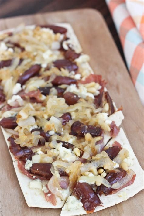 prosciutto-date-caramelized-onion-flatbread-pizza image