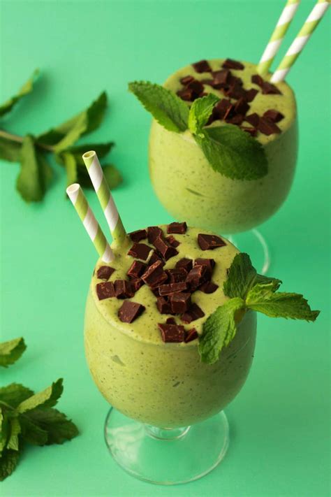 mint-chocolate-chip-smoothie-loving-it-vegan image
