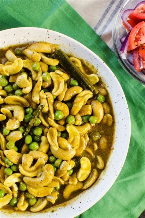 sri-lankan-creamy-cashew-curry-vegan-the-flavor image