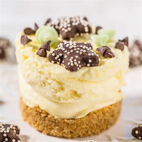 easy-no-bake-mini-cheesecakes-averie-cooks image