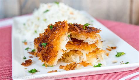 chelow-with-tahdig-or-persian-style-rice-with-a-crispy image