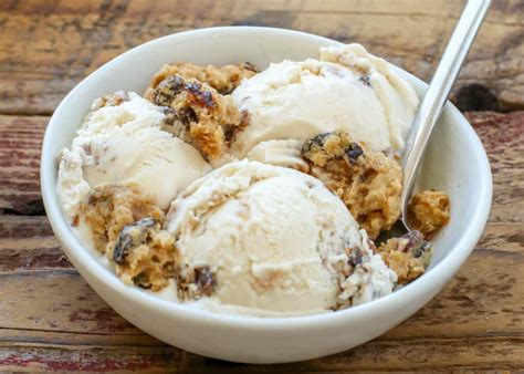 oatmeal-cookie-ice-cream-barefeet-in-the-kitchen image