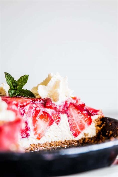 no-bake-strawberry-cheesecake-pie-savory-nothings image