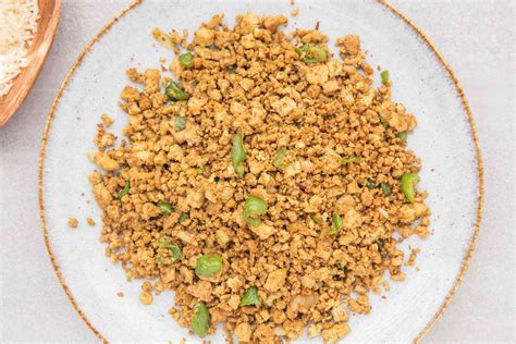 easy-vegan-tofu-scramble-recipe-the-spruce-eats image