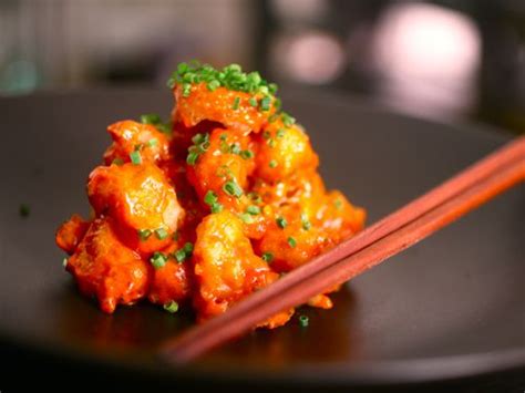 shrimp-tempura-with-creamy-spicy-yuzu-sauce image