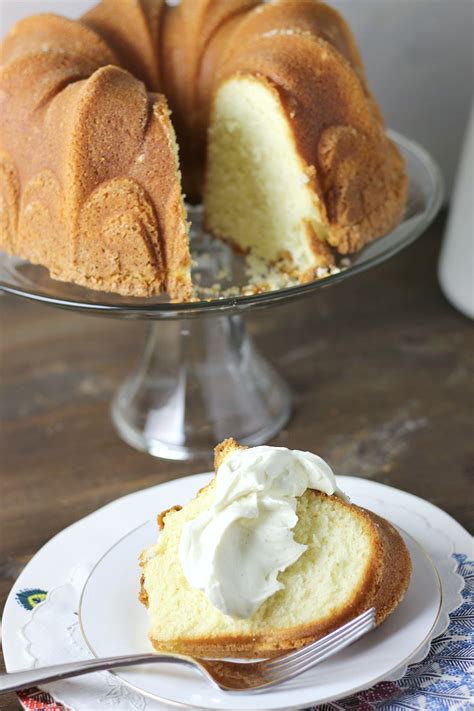 perfect-pound-cake-dough-eyed image