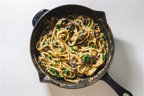 creamy-spinach-and-mushroom-pasta-recipe-i-am-a image