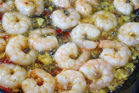 spanish-prawns-in-garlic-a-delicious-spicy-tapas-dish image