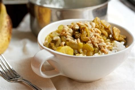 chicken-curry-with-bananas-and-raisins-keeprecipes image
