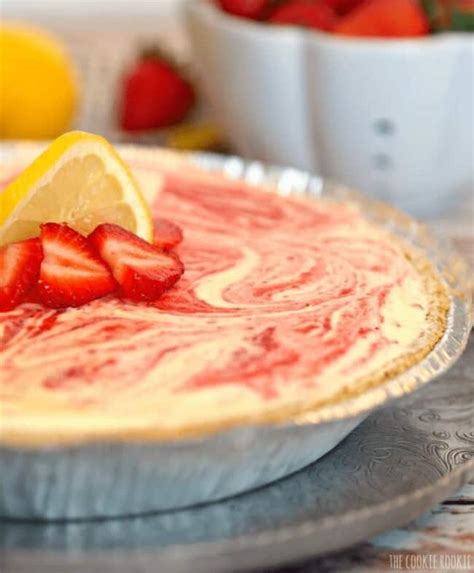frozen-strawberry-lemonade-pie-strawberry-cool-whip image