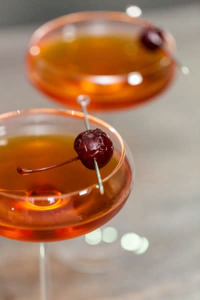 the-classic-manhattan-cocktail-recipe-2023 image