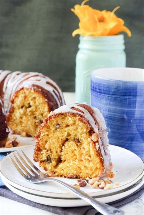 cinnamon-pecan-breakfast-bundt-cake-blackberry-babe image