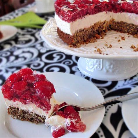 easy-german-raspberry-cake-without-flour-einfache image