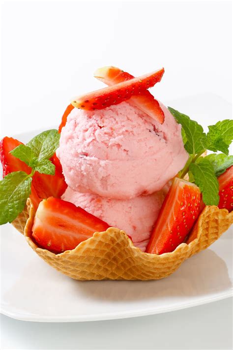 super-strawberry-sherbet-recipe-cdkitchencom image