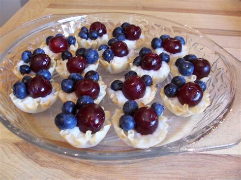 mini-fruit-tarts-with-vanilla-coconut-filling-vintage image