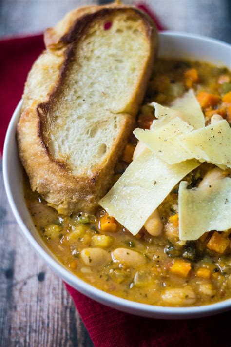 27-delicious-and-hearty-soups-with-no-meat-tasty image