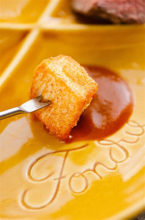 fondue-recipes-for-a-dinner-party-the-creative-bite image