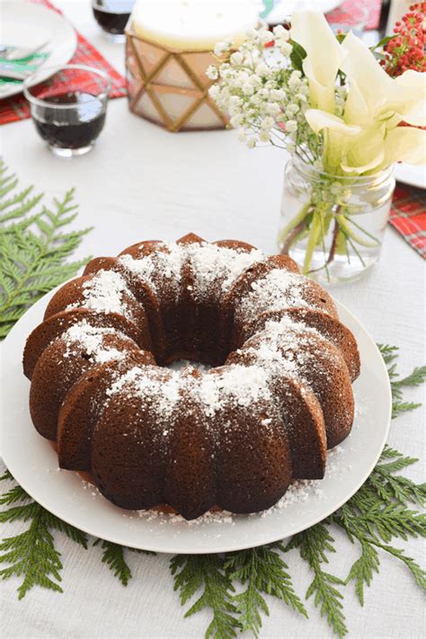 easy-and-delicious-white-wine-cake image