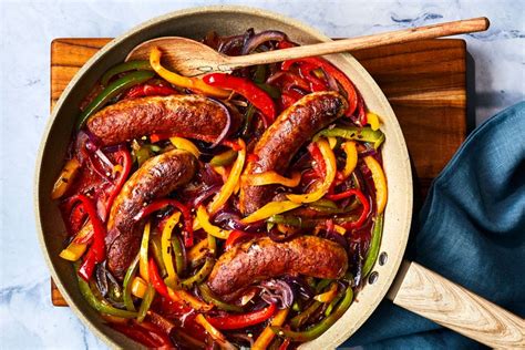 sauted-italian-sausage-with-onions-and-peppers-food image