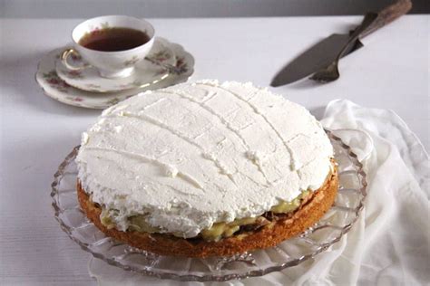 german-apple-cake-almond-meringue-cake image