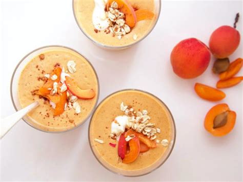 recipe-apricot-breakfast-smoothie-with-oats-and image