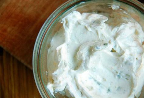 recipe-blue-cheese-caramelized-onion-dip-bcliving image