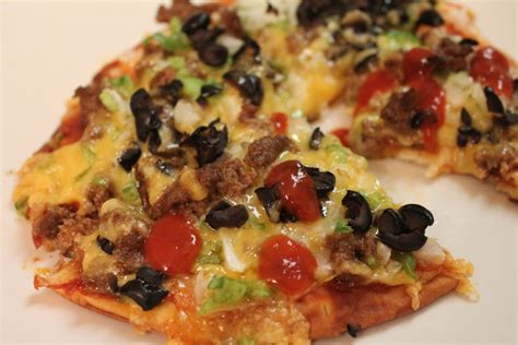 easy-taco-pita-pizzas-i-heart image