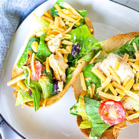 best-ever-chipotle-chicken-taco-salad-salads-for-lunch image