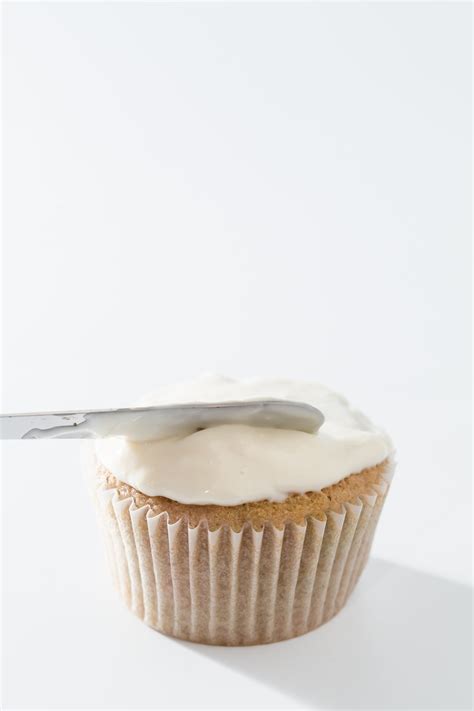 healthy-greek-yogurt-frosting-cupcake-project image