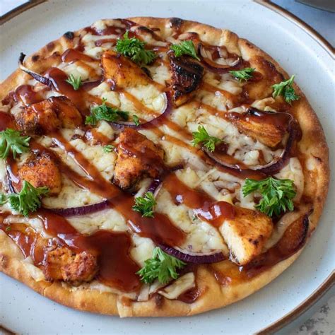 bbq-chicken-flatbread-20-minute-meal-hint-of image