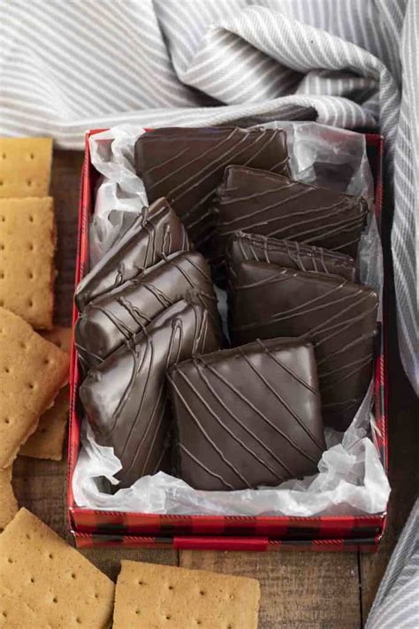 chocolate-covered-graham-crackers-recipe-dinner image