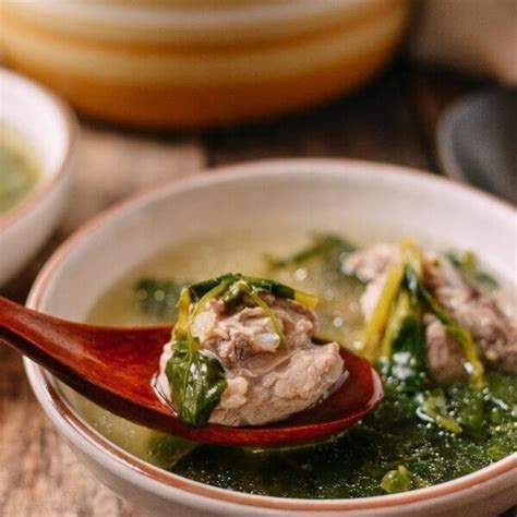 chinese-watercress-soup-with-pork-ribs-sai-yeung-choy image
