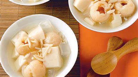 almond-jelly-with-lychees-yummyph image