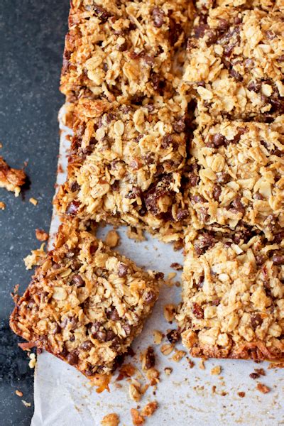 thick-and-chewy-granola-breakfast-bars-smells-like image