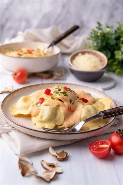 copycat-olive-garden-cheese-ravioli-recipe-made-in image