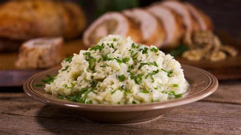 rachaels-mashed-cauliflower-with-cheddar-and-chives image