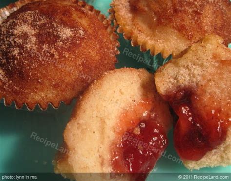 muffins-that-taste-like-donuts image