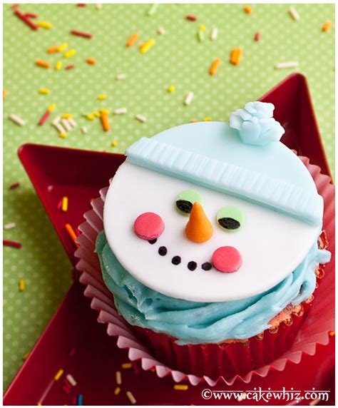 snowman-cupcakes-with-donut-toppers-cakewhiz image