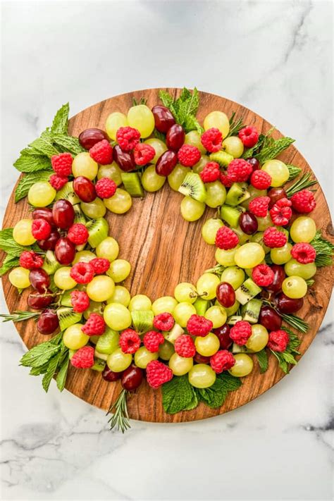 christmas-fruit-wreath-this-healthy-table image