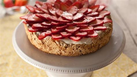 strawberry-meringue-cake-food-network image