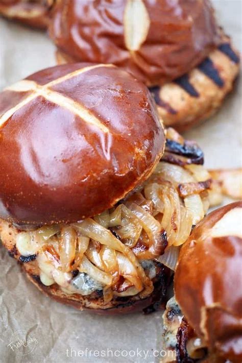 best-juicy-burgers-with-caramelized-onions-the-fresh image