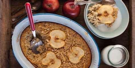 breakfast-oatmeal-apple-pie-jamie-oliver image
