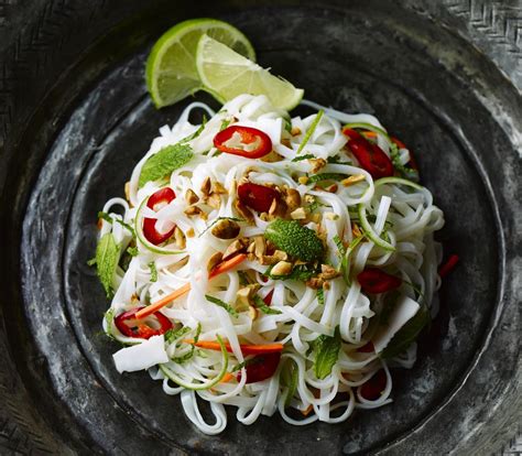 easy-thai-vegetarian-rice-noodles-with-basil image