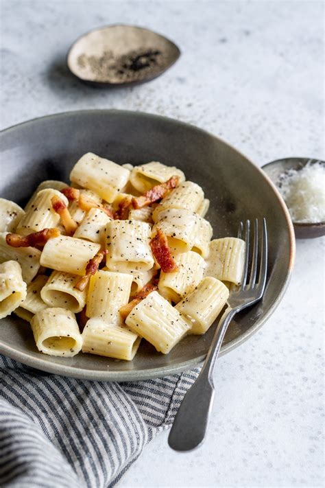 pasta-alla-gricia-the-original-roman-pasta-pina image