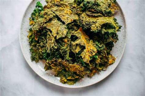 lemon-garlic-kale-chips-paleo-gluten-free image