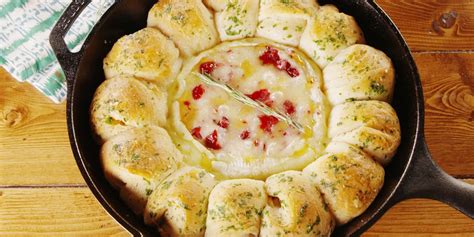 cranberry-brie-dip-how-to-make-cranberry-brie-dip image